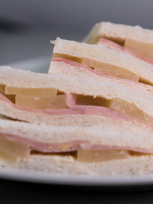 SANDWICHES DE JAMON CON ANANA