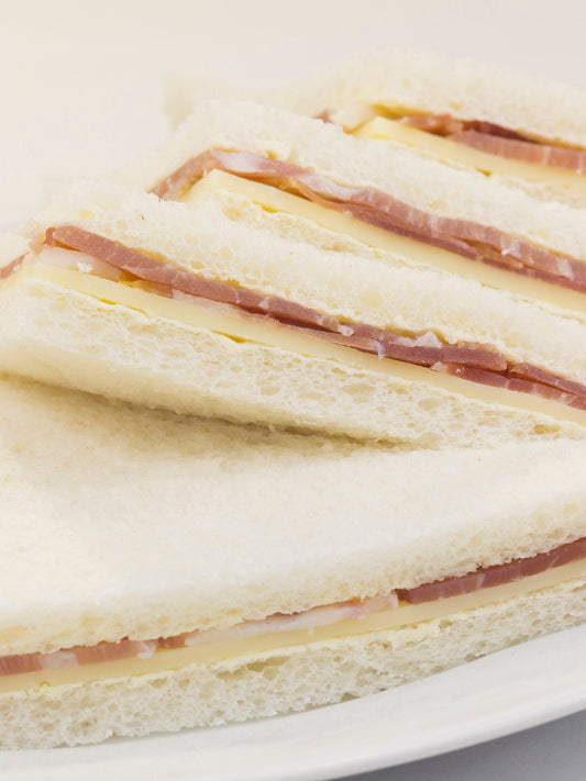Sándwiches Jamón Crudo Con Queso - 4 Unidades