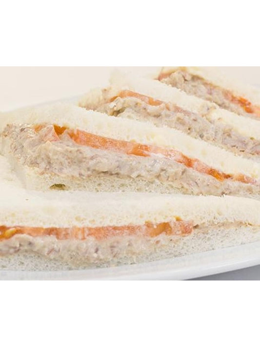 SANDWICHES DE ATUN CON TOMATE