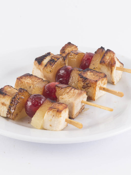 BROCHETTE DE POLLO, ANANA Y CEREZAS