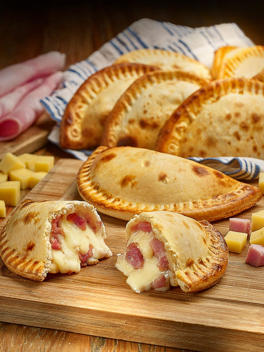 EMPANADA CRIOLLA DE JAMÓN Y QUESO