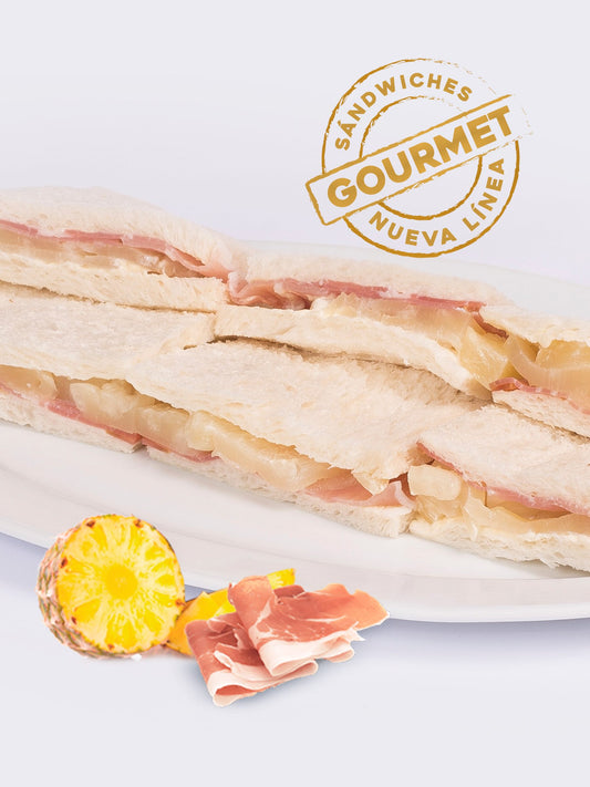 SANDWICHES DE JAMÓN CRUDO Y ANANÁ